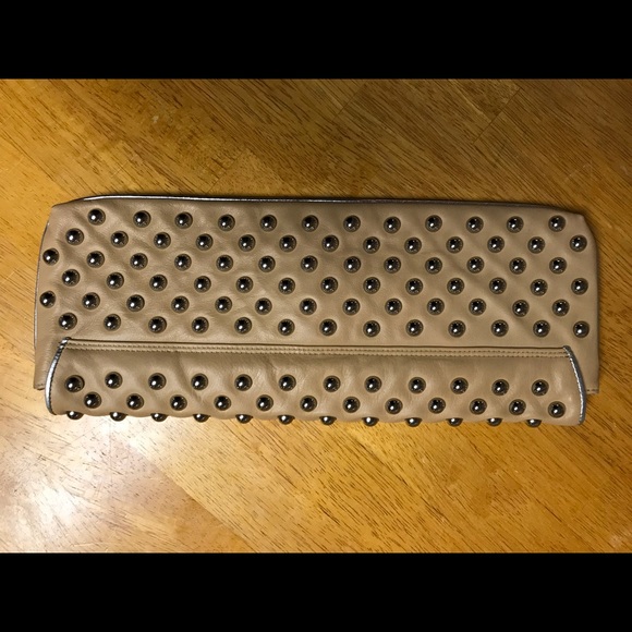 Clutch - Picture 4 of 4